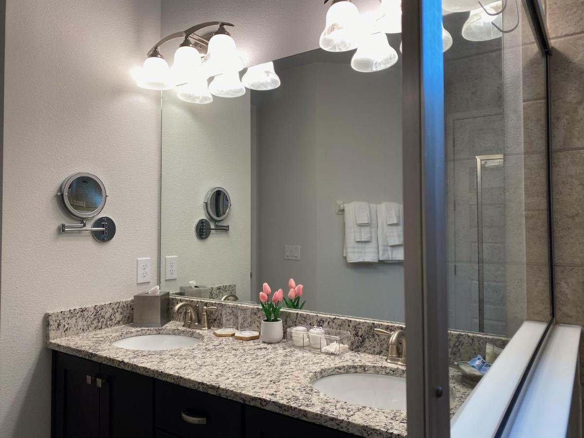 Luxurious Modern Near With Theater, Pool And In Encore At Reunion Orlando