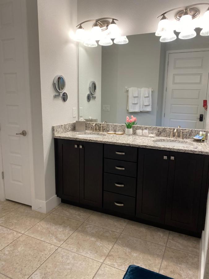 Luxurious Modern Near With Theater, Pool And In Encore At Reunion